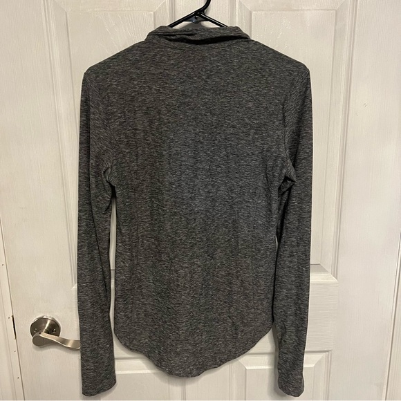 5/$100 Kyodan Grey yoga sweater - Picture 4 of 5